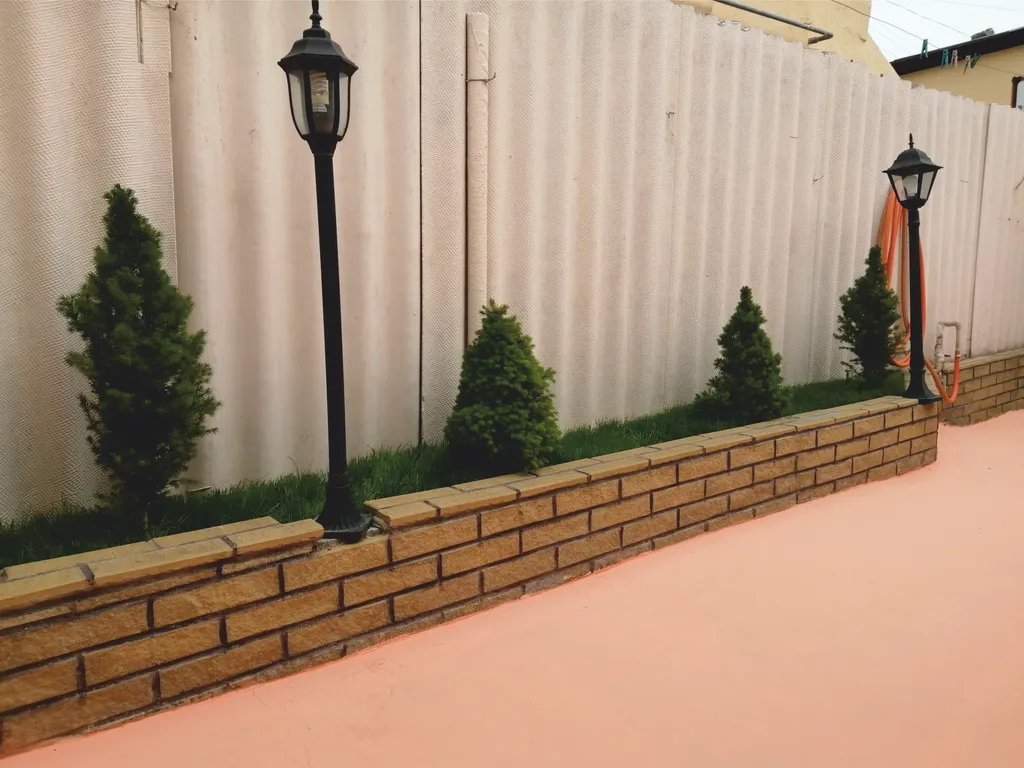 Уютный дом с отдельным двором, зоной барбекю и парковочным местом