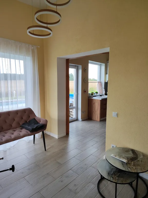 Уютный домик в деревне с баней и басейном