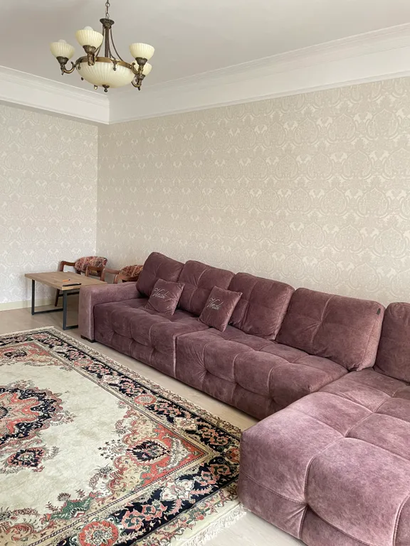 Просторная квартира в центре города , в 300 метрах от моря