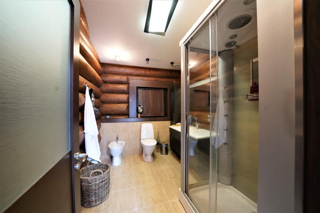 Коттедж на берегу Суходольского озера