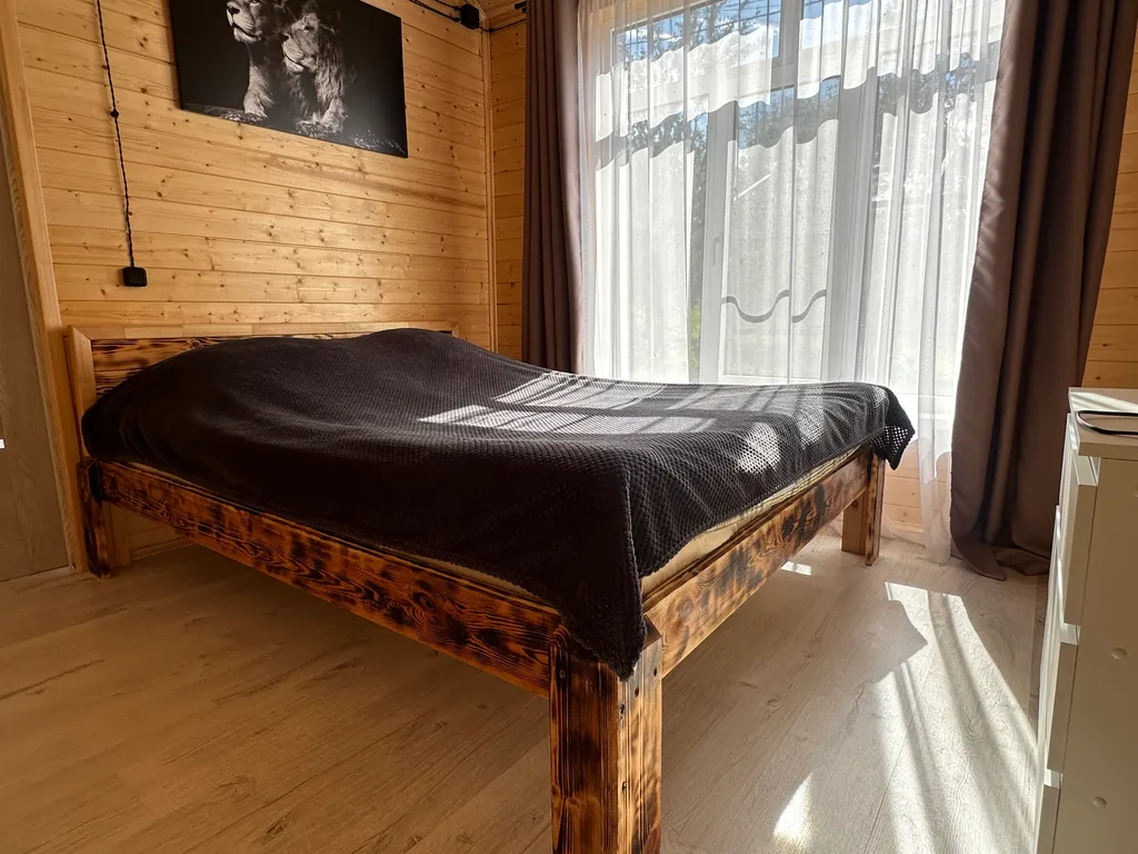 Коттедж с видом на лес