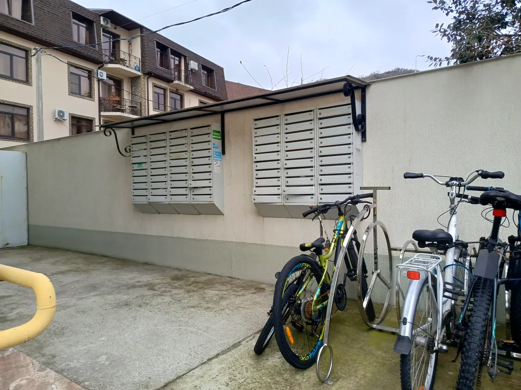 Студия с панорамным окном в Сириусе