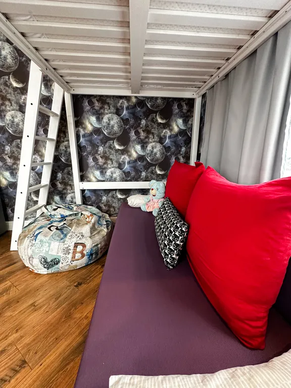 Geometry - просторная квартира с панорамным видом на реку в центре