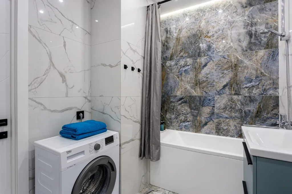 Студия в высотке близко к центру и аэропорту