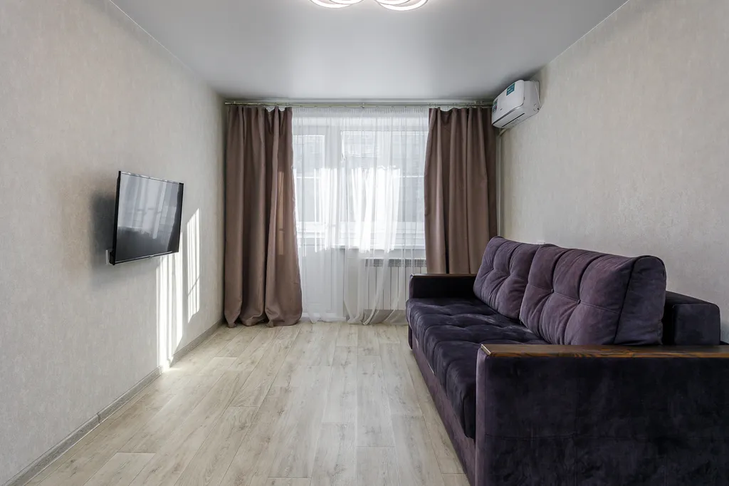 Рядом краевая больница. Центр города