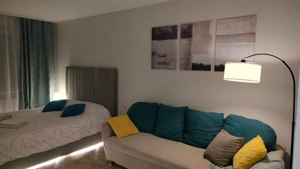 Уютная и просторная 1 квартира у ТЦ Остров