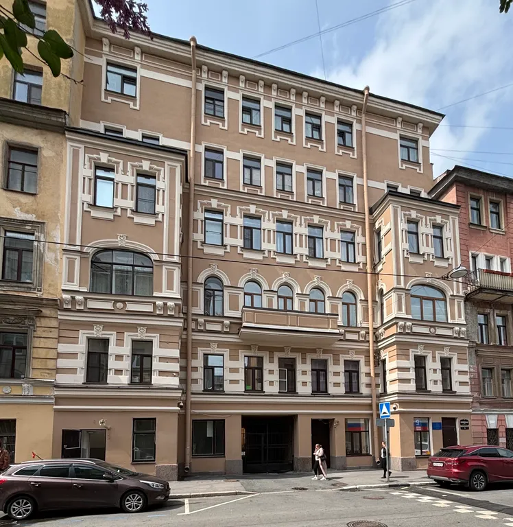 Просторная квартира в историческом центре Петербурга