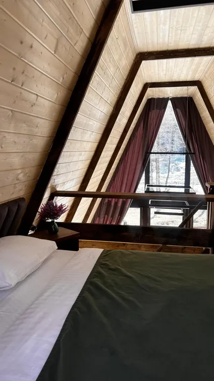 Треугольный дом River House