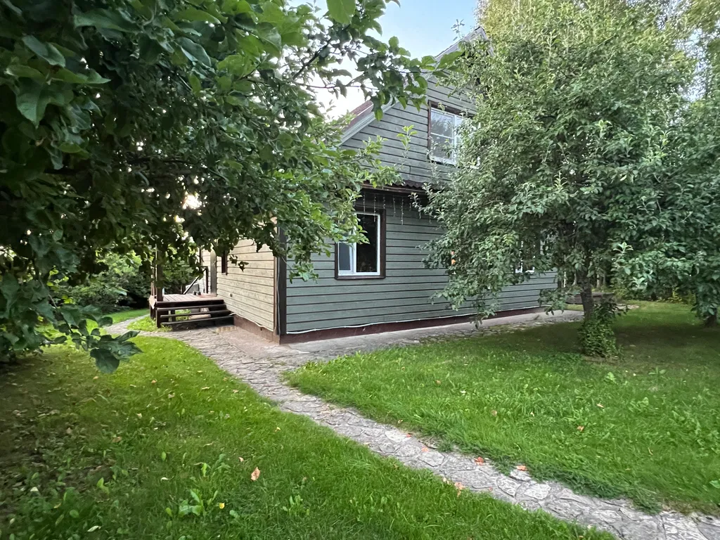 Уютный коттедж у озера