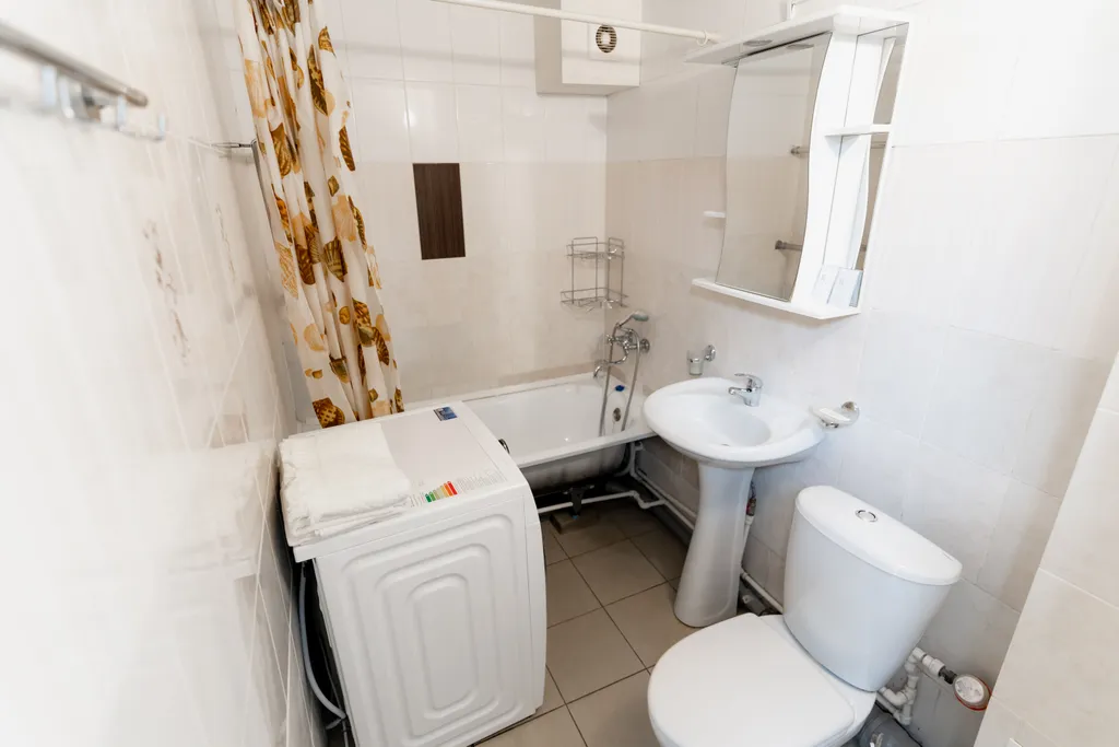 Квартира центре города на цокольном этаже с парковкой