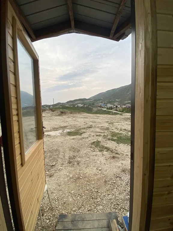 Уютный дом на берегу озера в Мочохе