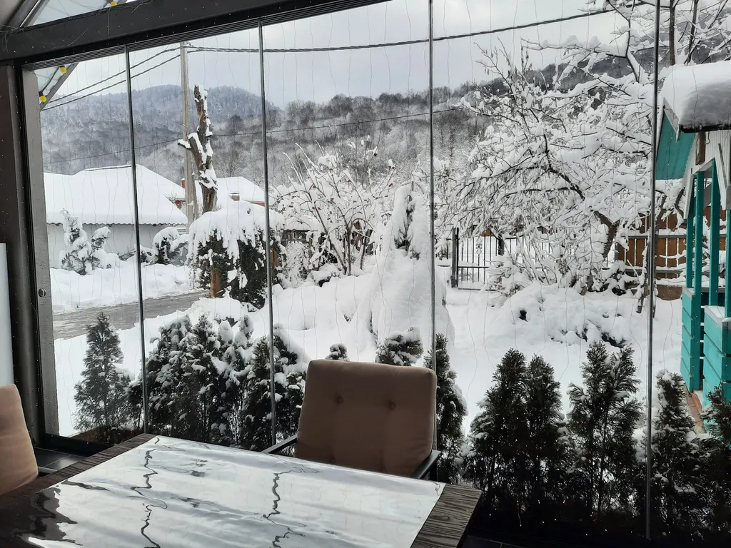 Милый домик в стиле прованс с камином, горячей купелью, баней, бассейном