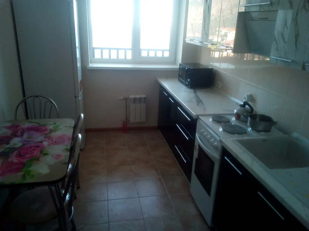 Квартира с шикарным видом на море и гору Медведь