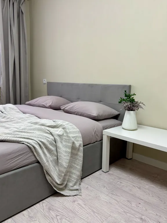 Однокомнатная квартира в фисташковом цвете — аренда посуточно в Губаха