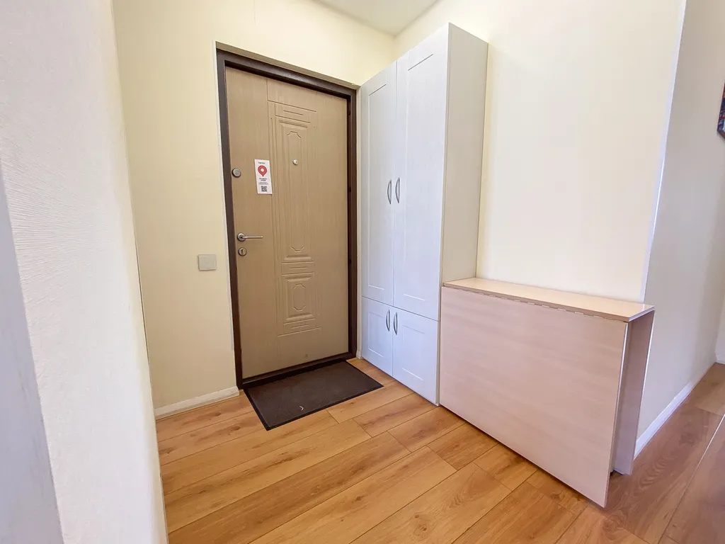 Просторная двушка с тёплой лоджией рядом с Александровским парком