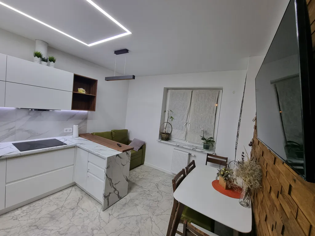 Стильная новая квартира в центре возле парка победы и музея вов