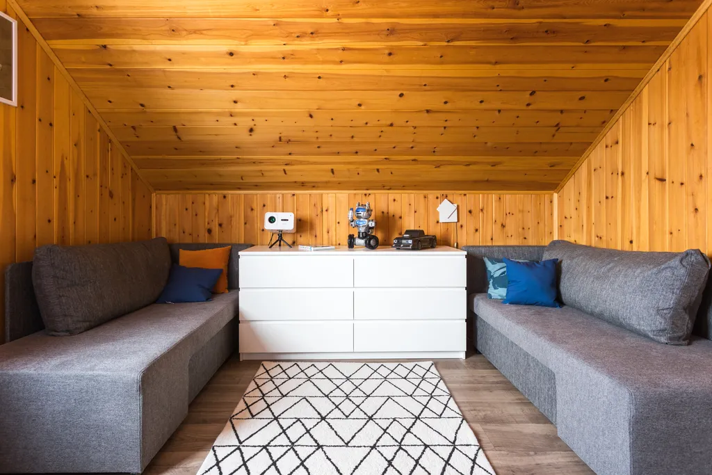 Большой загородный дом