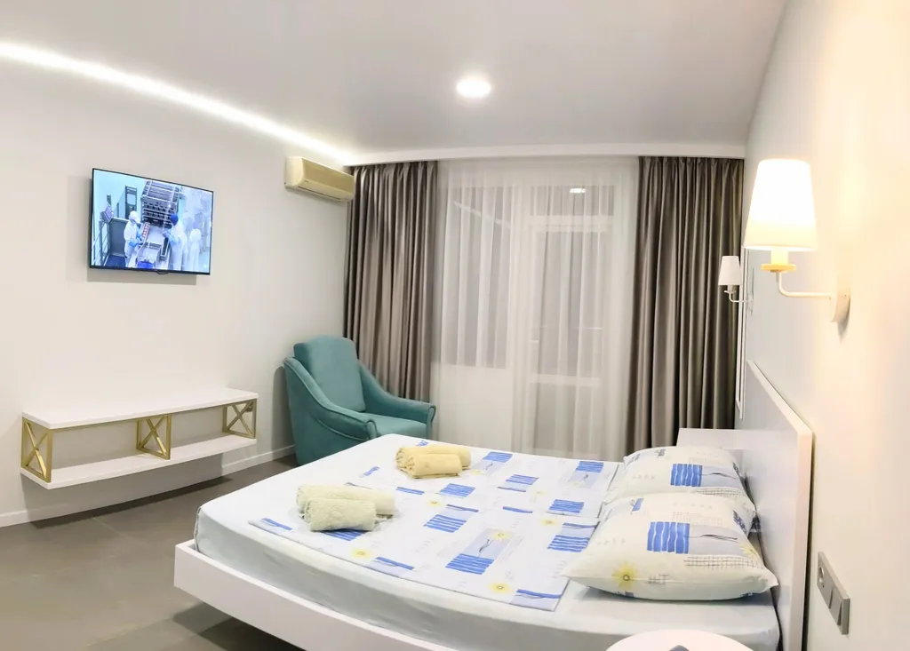 Современный семейный номер с видом на море