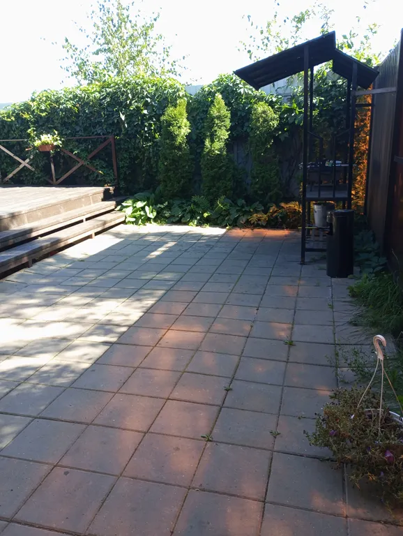 Дом с видом на сад