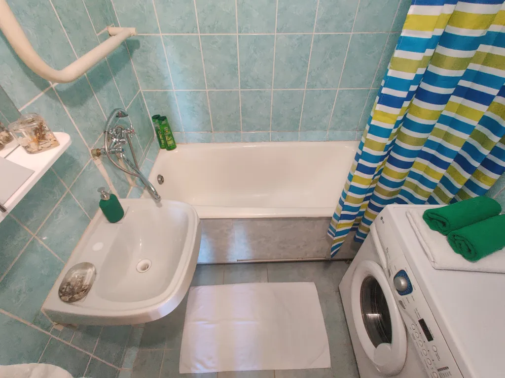 1-комнатная возле ТЦ Корона