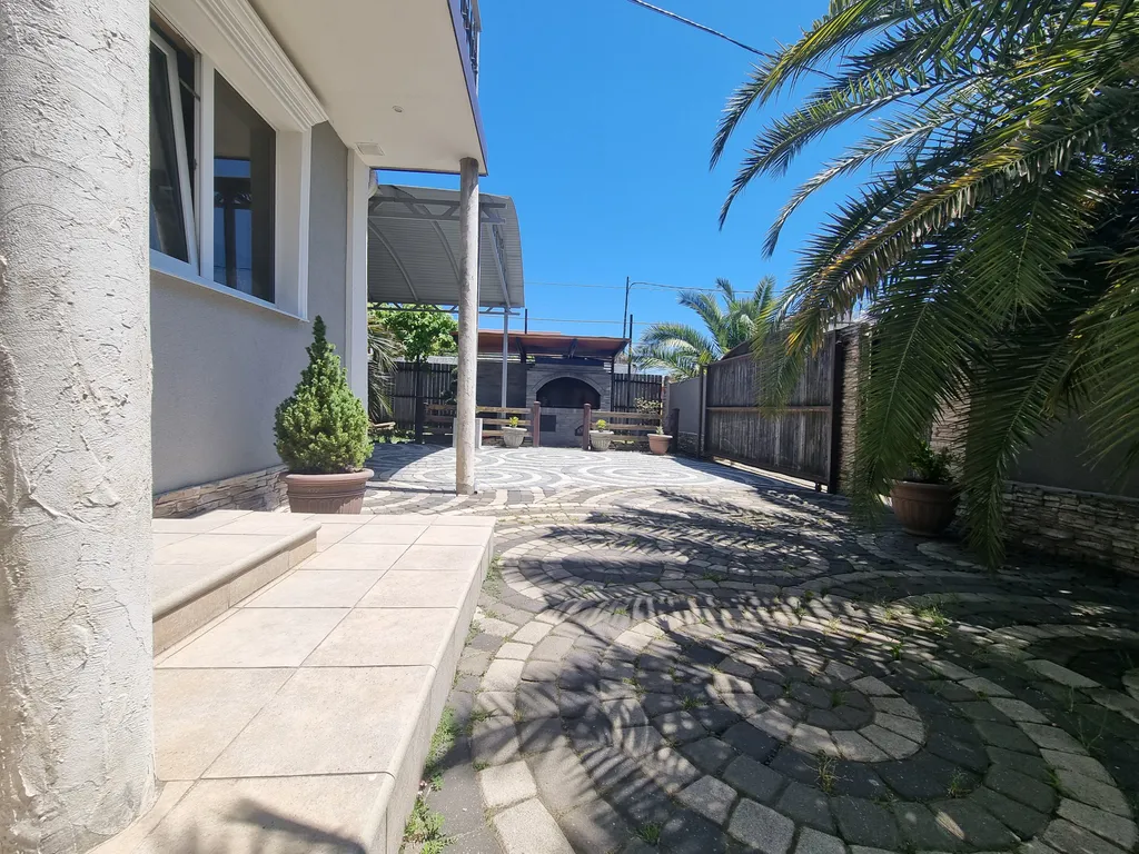 Отдельно стоящий коттедж