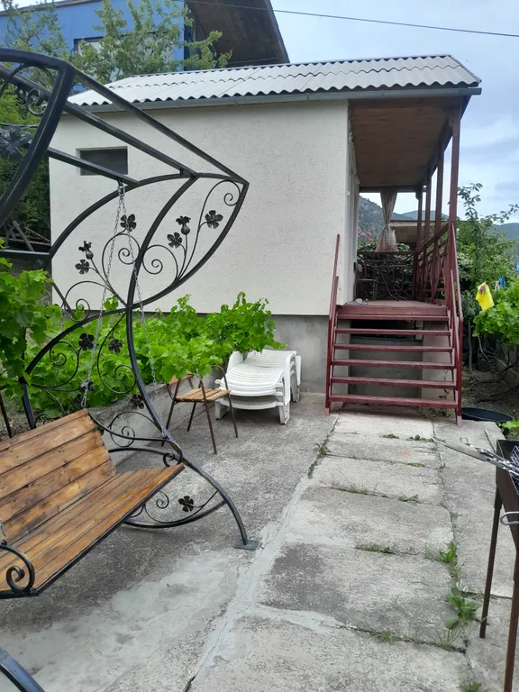 Домик с видом на море