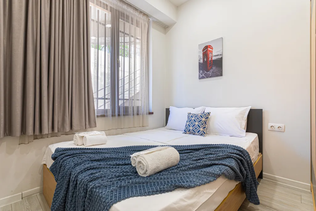 Маленькая квартира в новостройке в центре города