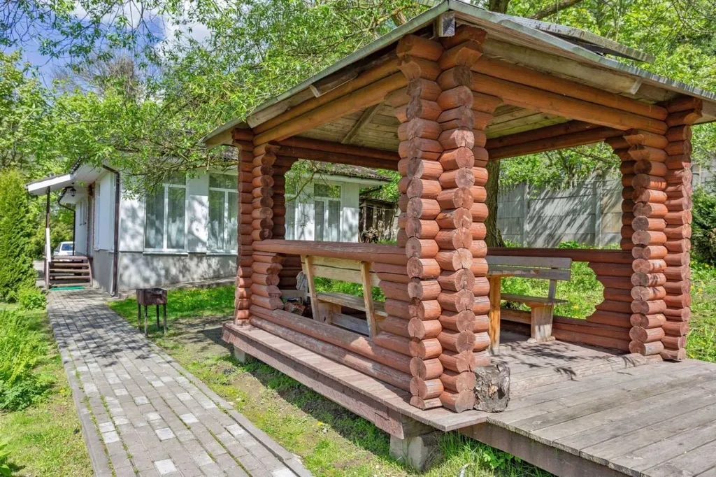 Коттедж с сауной и бассейном возле Минска