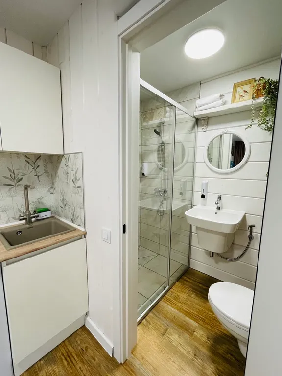 Уютный дом с банным чаном и авторским оформлением на берегу реки