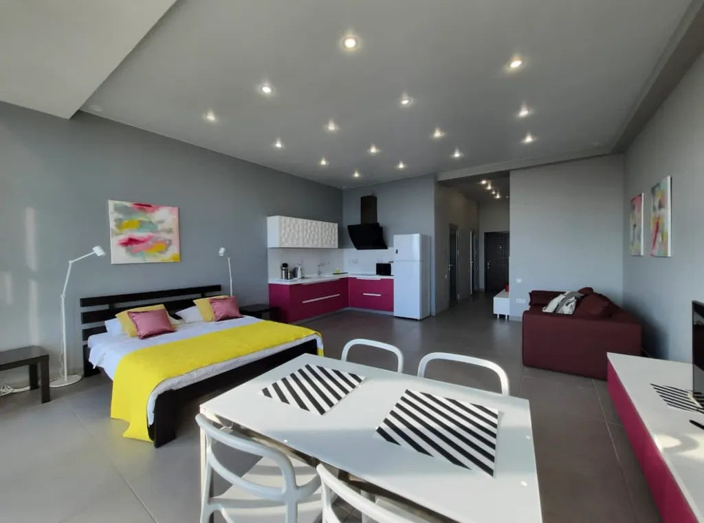 Апартаменты с видом на море на набережной Ялты в ЖК Бригантина