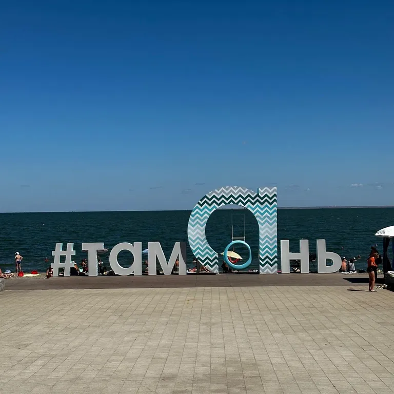 Новая квартира с балконом с видом на море