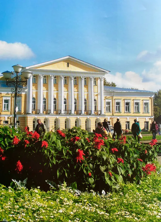 Уютная квартира в центре с видом на Богоявленский собор