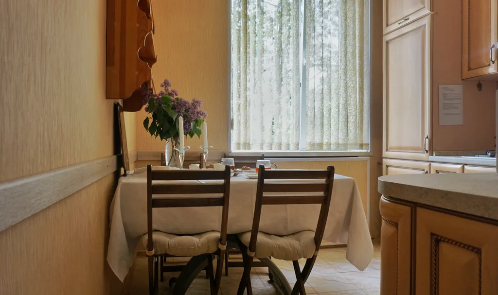 Трешка с изолированными спальнями в центре