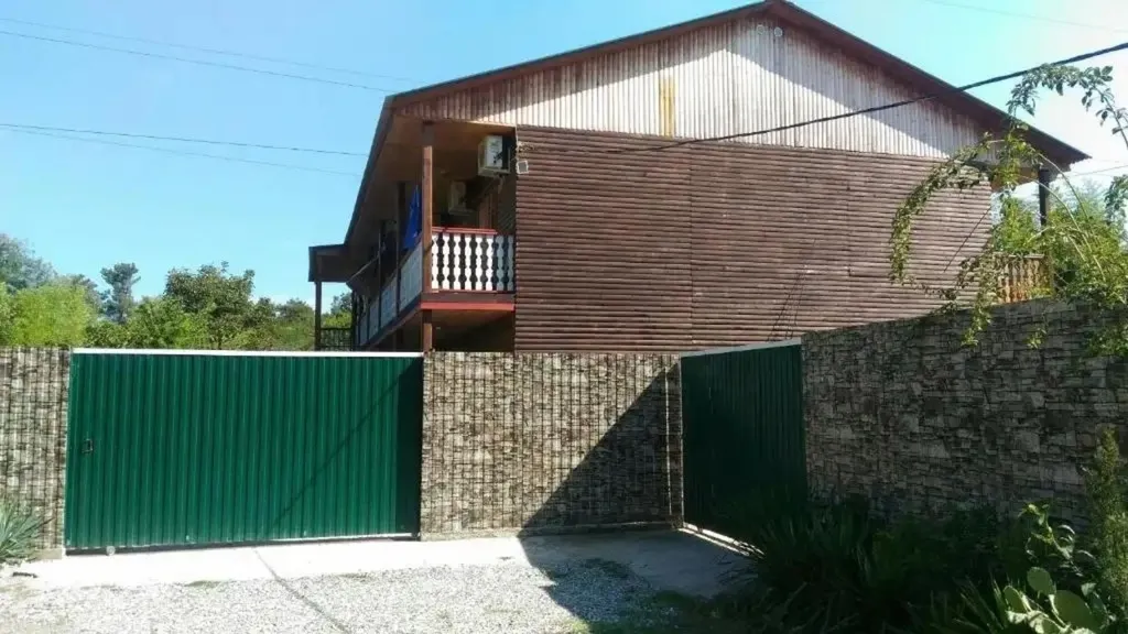 Трехместный номер с основными удобствами