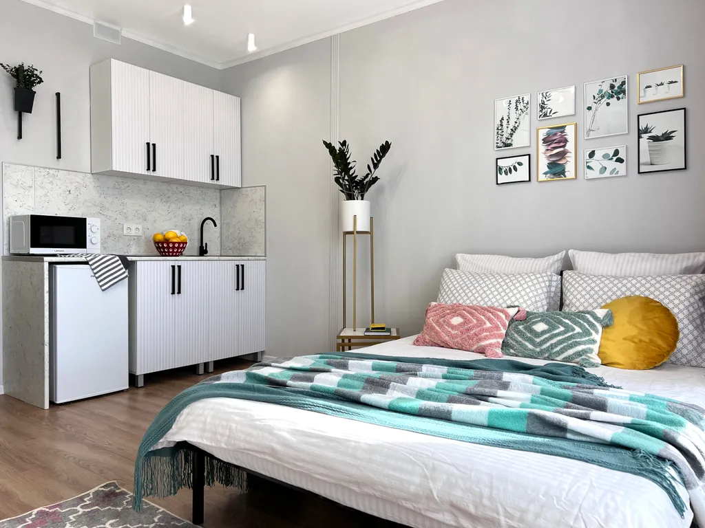 Студия с прекрасным видом из окна