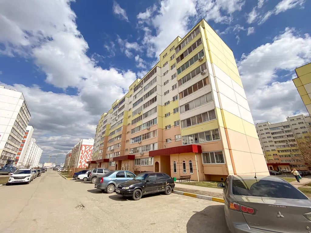 Просторная двушка с тёплой лоджией рядом с Александровским парком