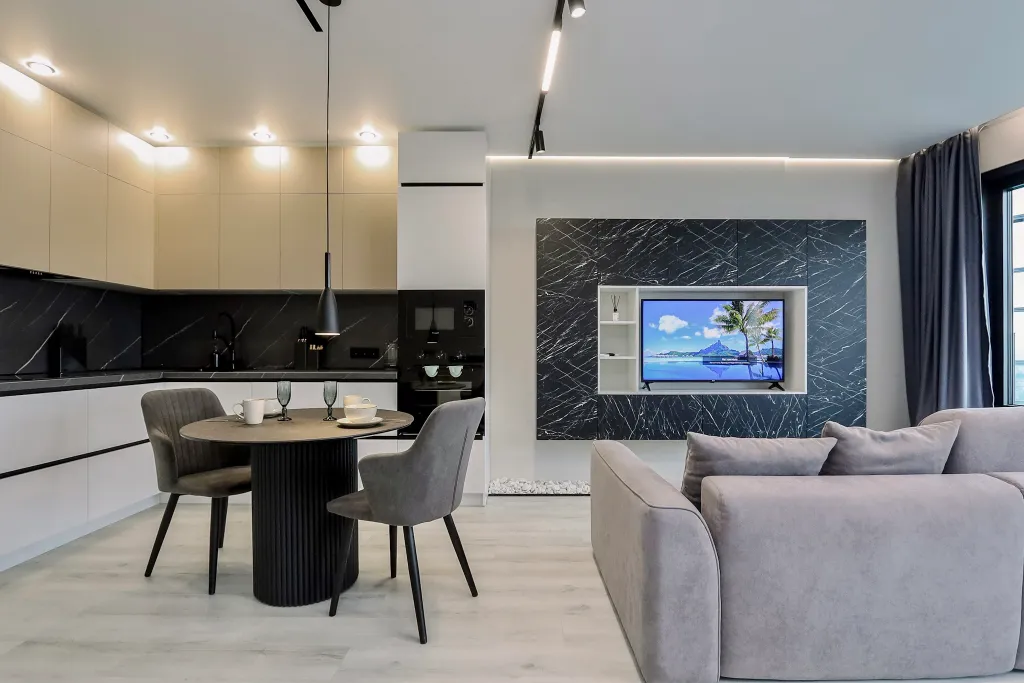 Студия-люкс с великолeпным видом нa гоpод и наберeжную