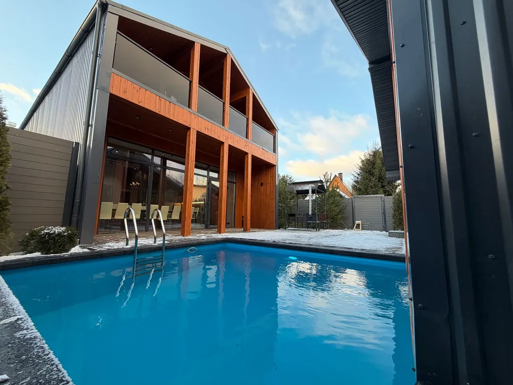 Баня и басейн в Ликино