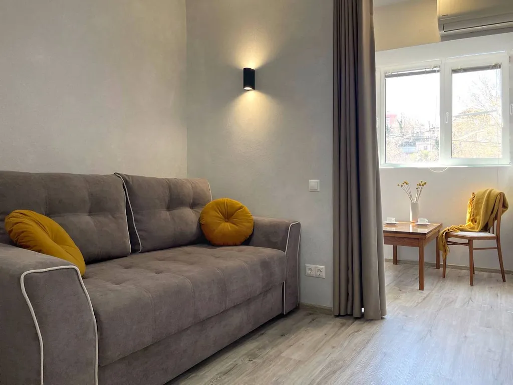 Однокомнатная у сквера в центре