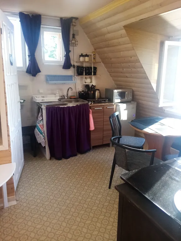 Домик с отдельным входом и красивым видом из окна со всеми удобствами