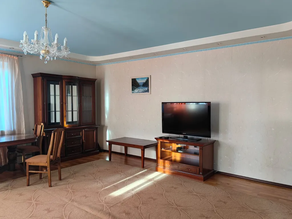 Двухуровневая четырёхкомнатная квартира с сауной