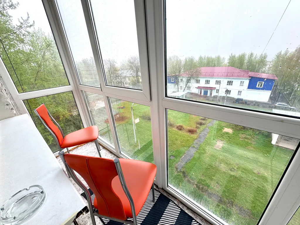 Двухкомнатная квартира люкс класса с камином в центре