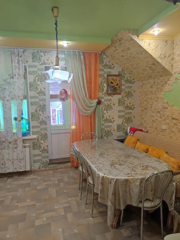 2-х этажный коттедж со всеми удобствами и русской банькой на дровах