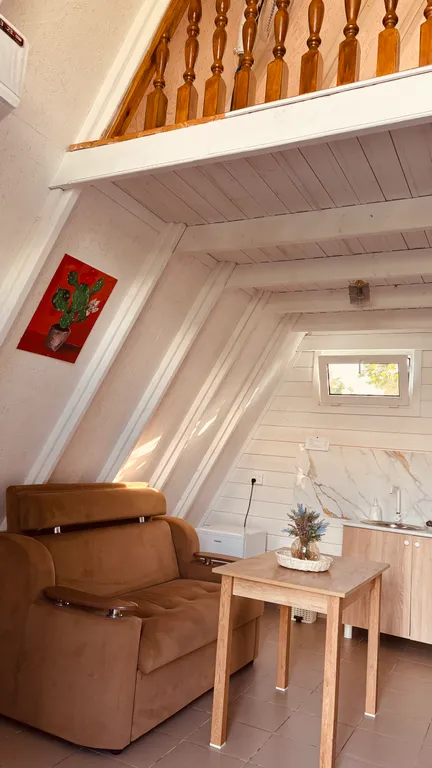 Дом-шалаш с собственной кухней Лдзаа