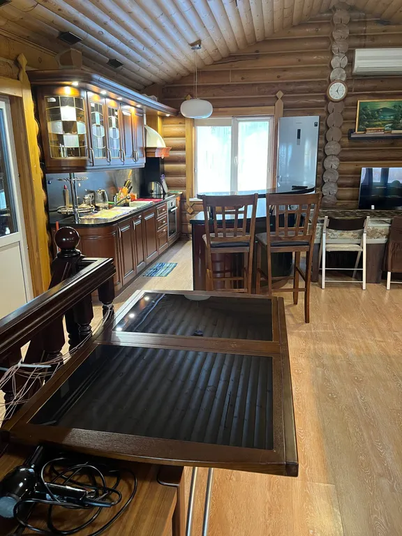 Аренда Коттеджа с баней, бассейном, джакузи, стадионом и зоной барбекю