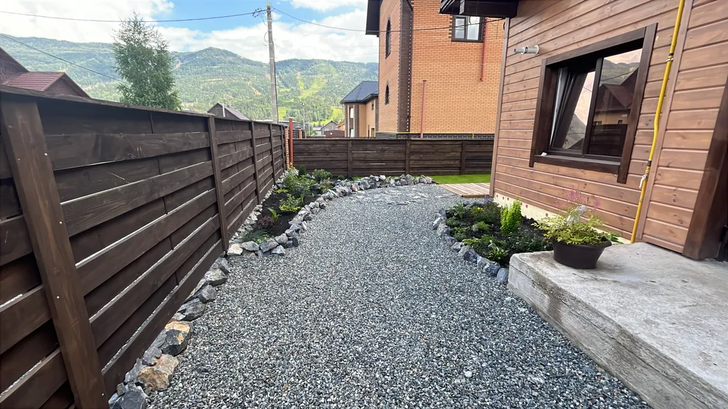 Уютная комната с видом на горы