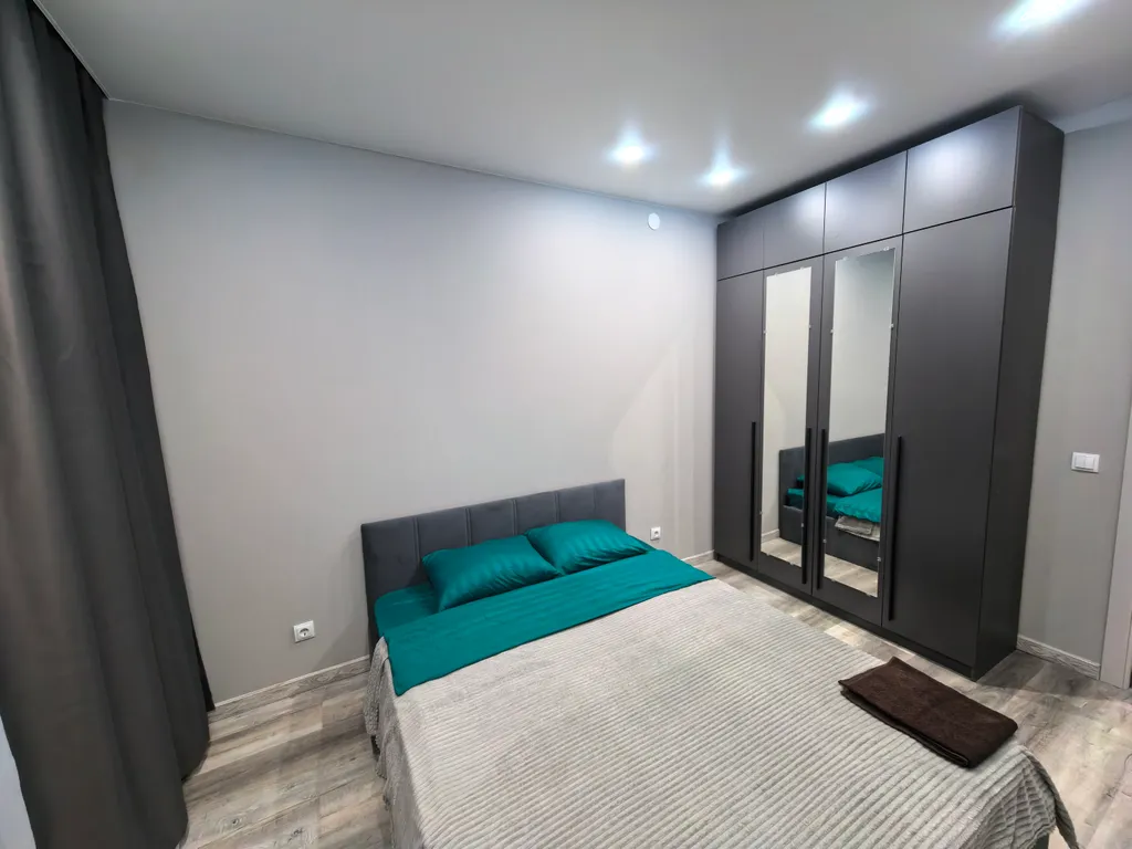 Квартира с новым ремонтом в закрытом ЖК Янтарь