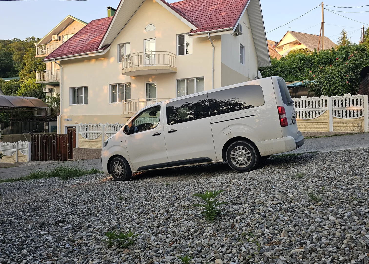 Бесплатная парковка у дома
