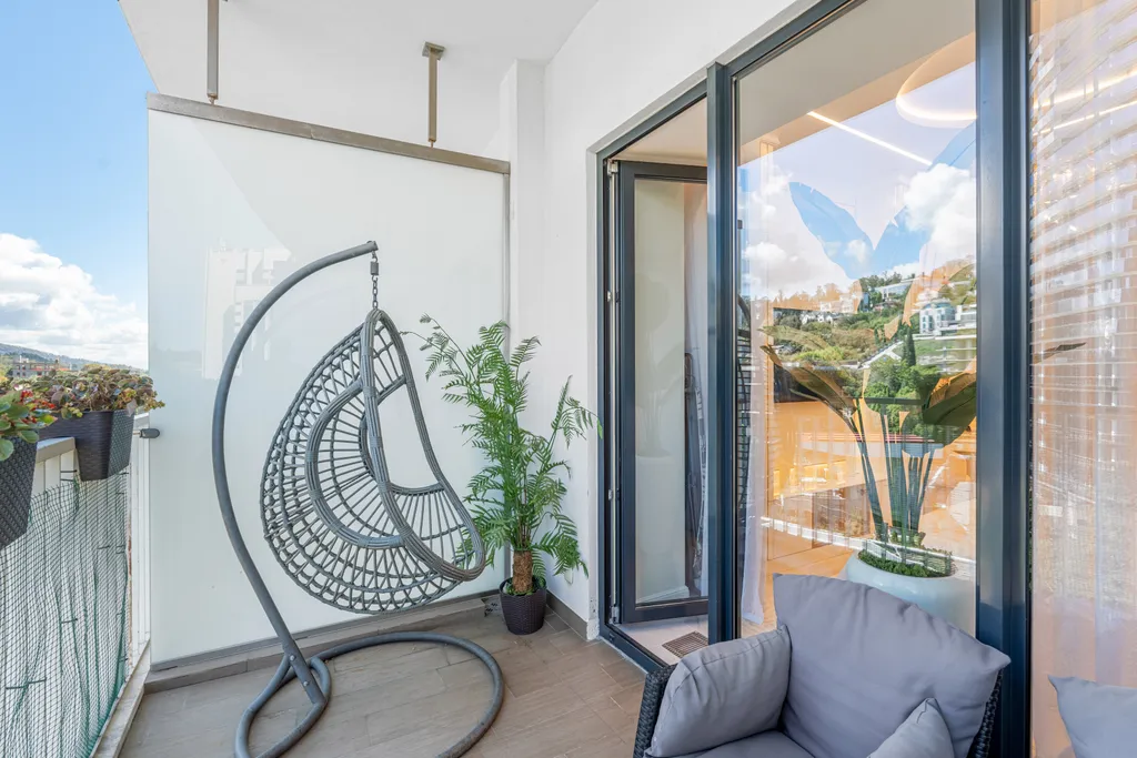 Студия с мозаичным панно в ЖК Актер Гэлакси