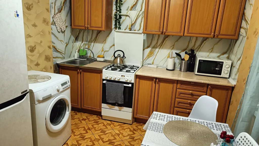 Дом с видом на Ледовый дворец